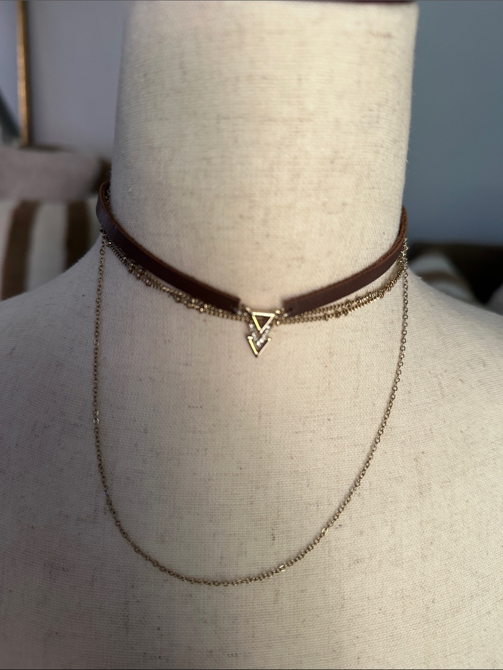 Brown Leather Layered V-Shaped Pendant Choker Necklace